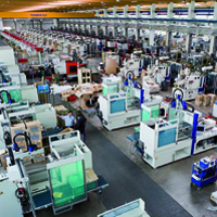 In Dietenhofen produzieren 443 Spritzgießmaschinen täglich bis zu 10 Millionen Einzelteile.